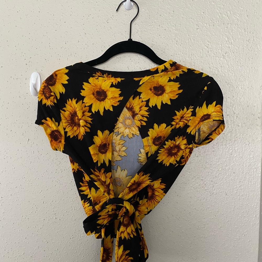 SUNFLOWER CROP TOP